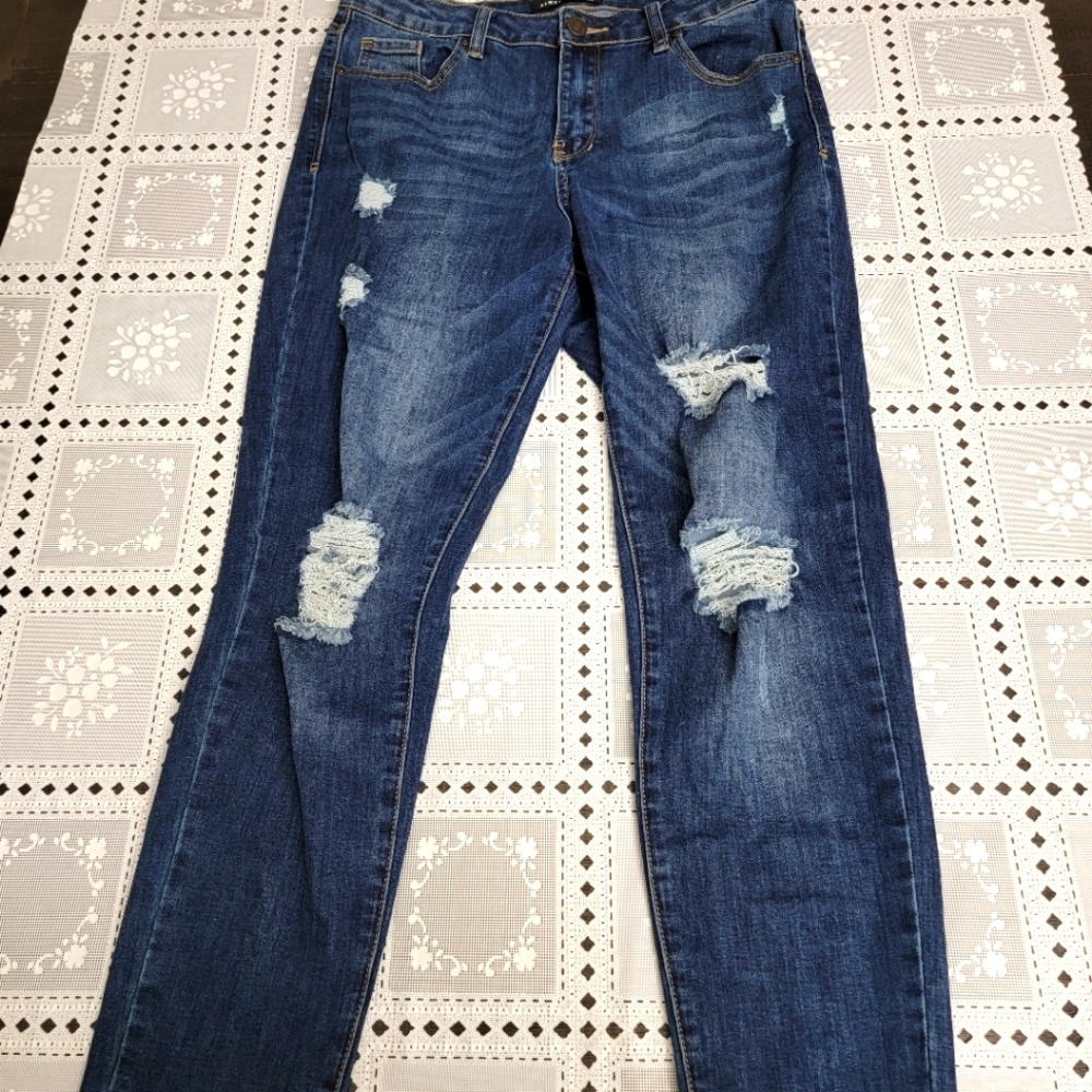 Almost Famous distressed jeans size 9